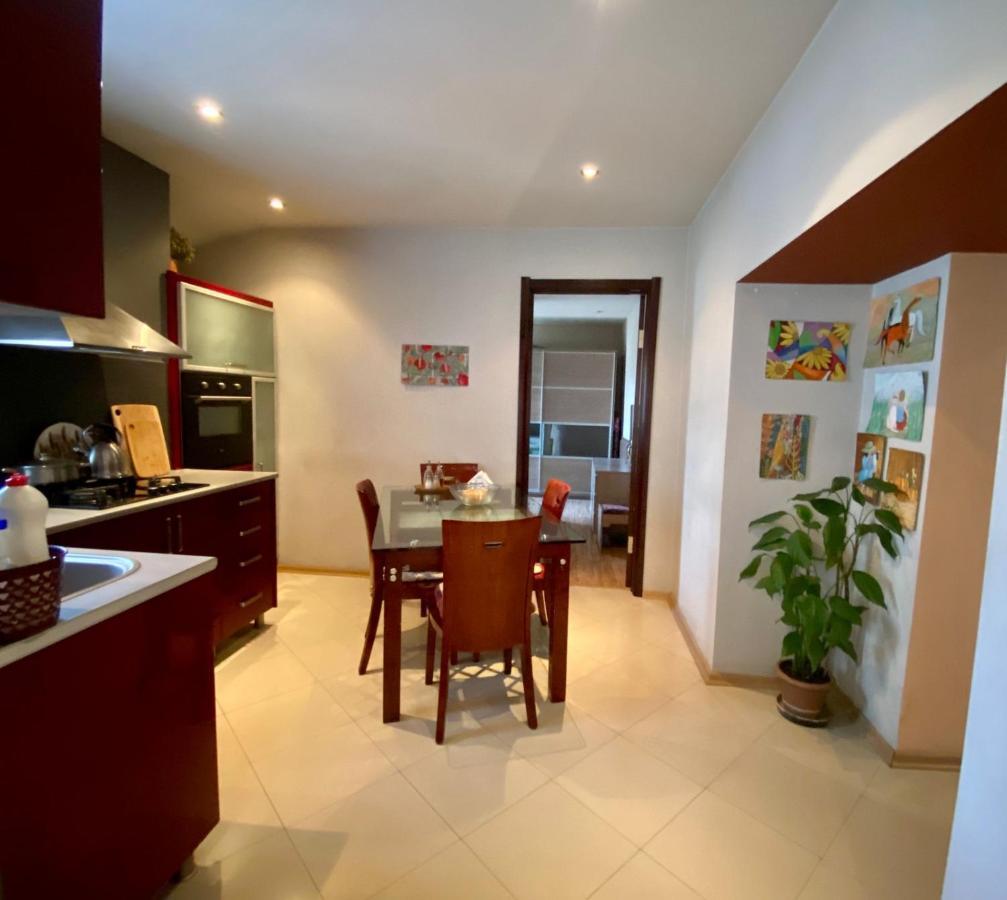 Opera Apartment Tbilisi Eksteriør bilde
